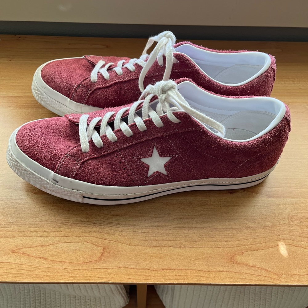 Men’s Converse One Star suede shoes